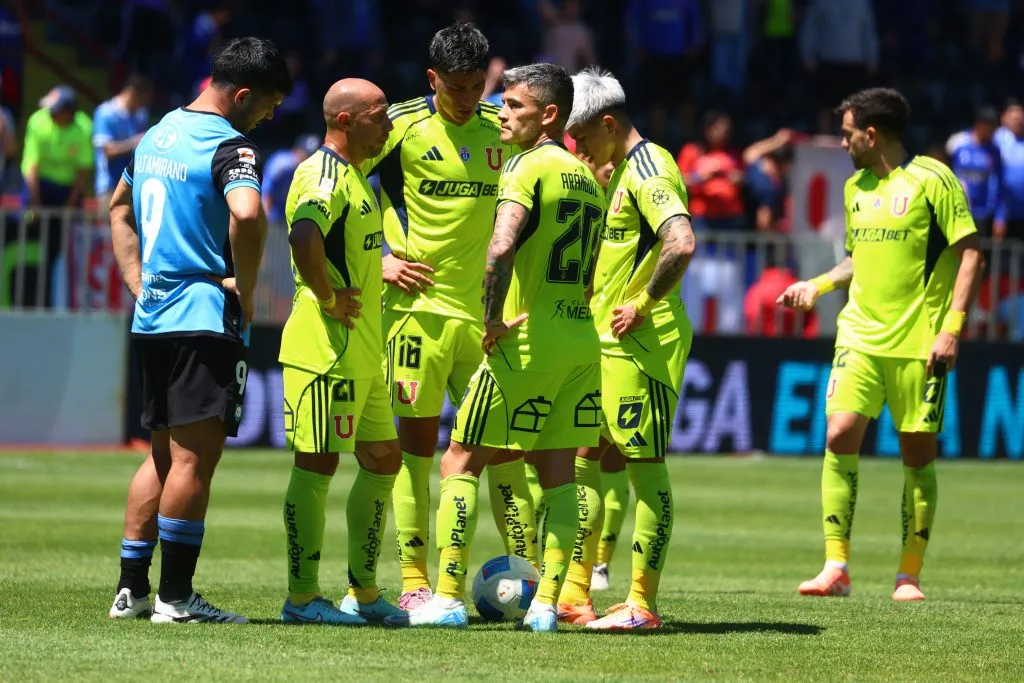 La U no encuentra el rumbo y este miércoles debe recibir a Everton