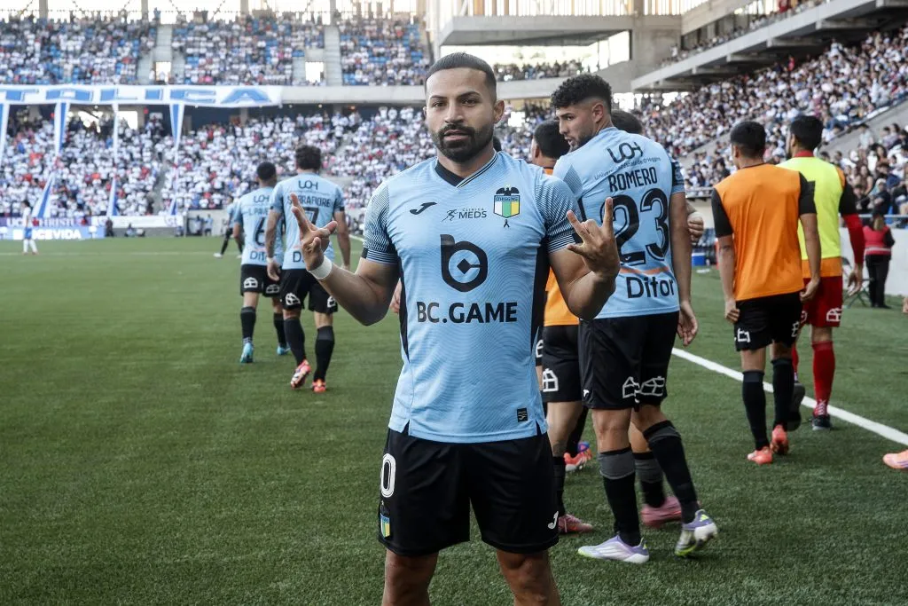 Gol colectivo y celebración de un grande, Bryan Rabello