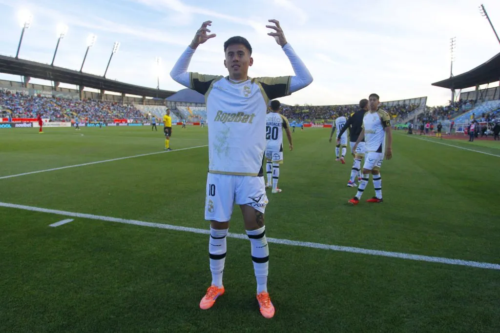 Matias Palavecino se pone la corona como la figura de Coquimbo. Foto: Jorge Loyola/Photosport
