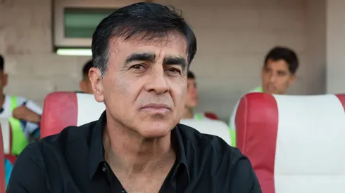 Gustavo Quinteros dejó fuera de la citación al mediocampista chileno.