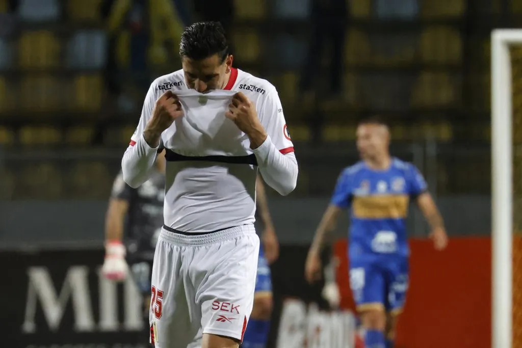 Gonzalo Castellani sabe que Unión Española debe ganar prácticamente todo si quiere mantenerse en la primera división. (Sebastian Cisternas/Photosport).