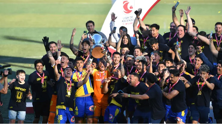 U de Concepción campeón de Primera B.