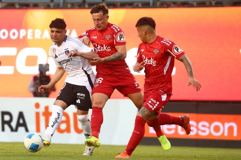 Claudio Aquino tiene contrato vigente en Colo Colo. Foto: Eduardo Fortes/Photosport