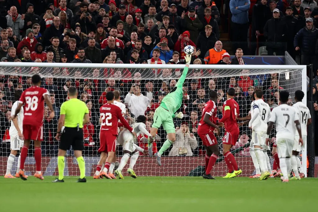 Thibaut Courtois fue un muro para el Liverpool, pero no pudo salvar al Real Madrid en la Champions. Foto: Getty Images.