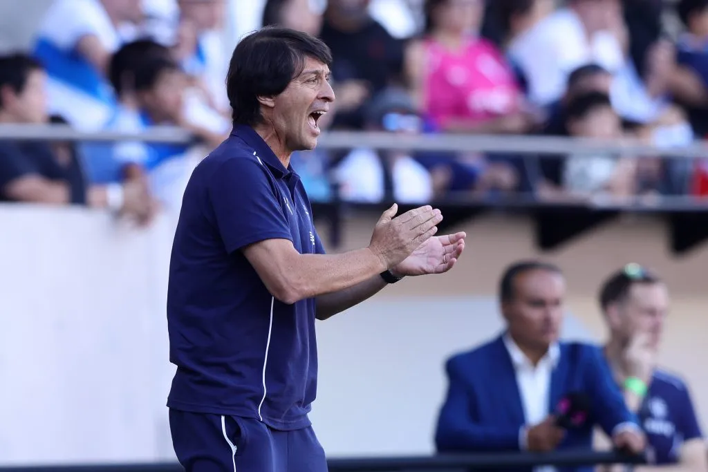 Daniel Garnero sabe que el plantel quedó corto para enfrentar en óptimo nivel a O’Higgins. (Felipe Zanca/Photosport).