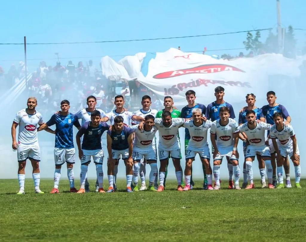Deportes Melipilla sufrió por tercera vez una resta de puntos en la Segunda División Profesional. | Foto: Photosport.