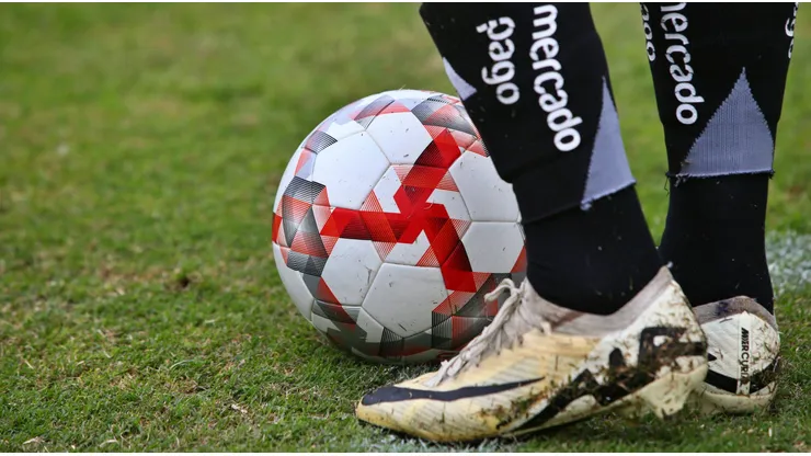Una nueva sanción vía escritorio remece el fútbol chileno.