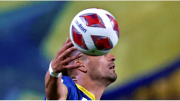Un nuevo fútbol de escritorio sacude el balompié chileno.