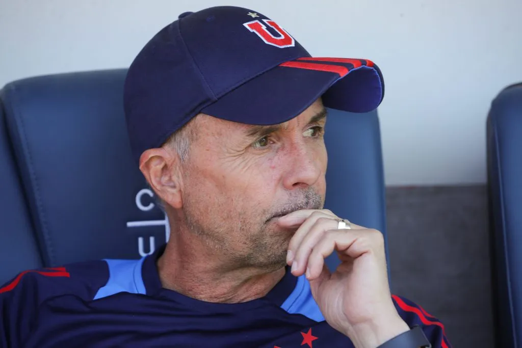 Gustavo Álvarez se aleja de la U y hasta del fútbol chileno. Foto: Photosport.