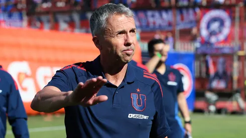 Pinilla está seguro que Álvarez se quiere ir de la U y le pone un grito en el cielo a Azul Azul.