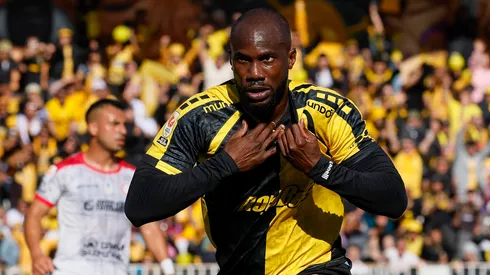 El festejo de Waterman en la coronación de Coquimbo Unido, el flamante campeón del fútbol chileno.