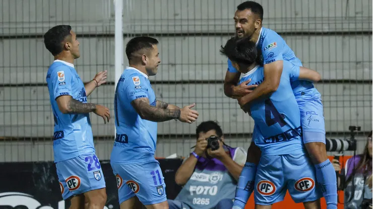 Iquique sigue con vida en la Liga de Primera.