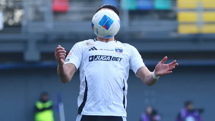 El lateral derecho termina contrato y buscaría seguir en Colo Colo para el 2026.