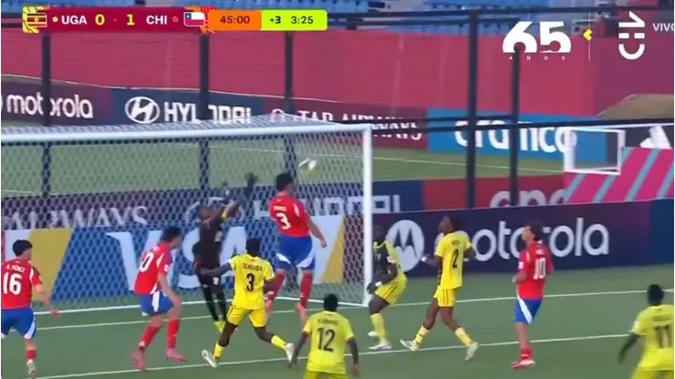 La Roja se adelanta en el marcador ante Uganda.