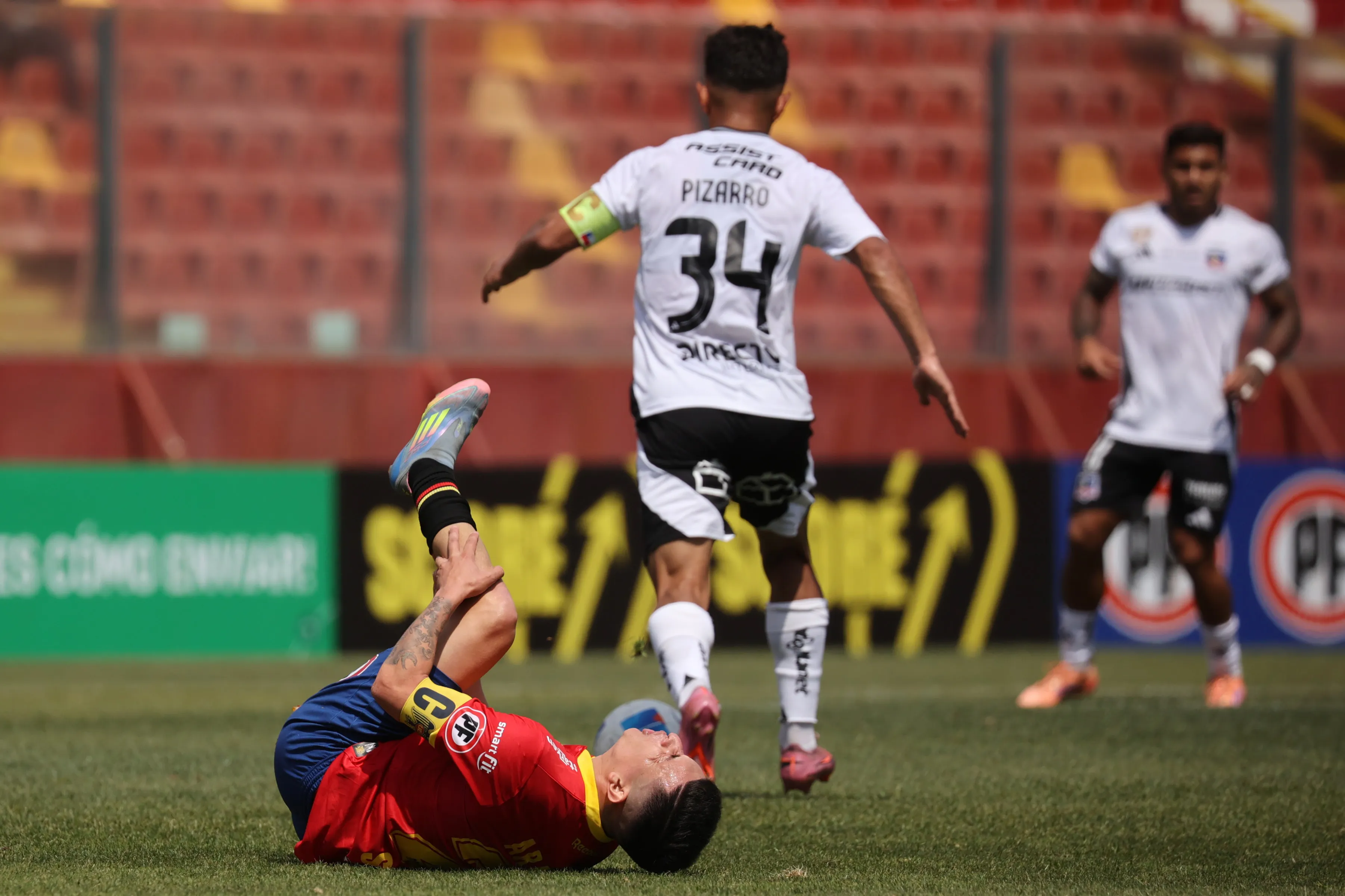 Vicente Pizarro comenzó este partido como capitán, pero no terminó como tal. (Dragomir Yankovic/Photosport).