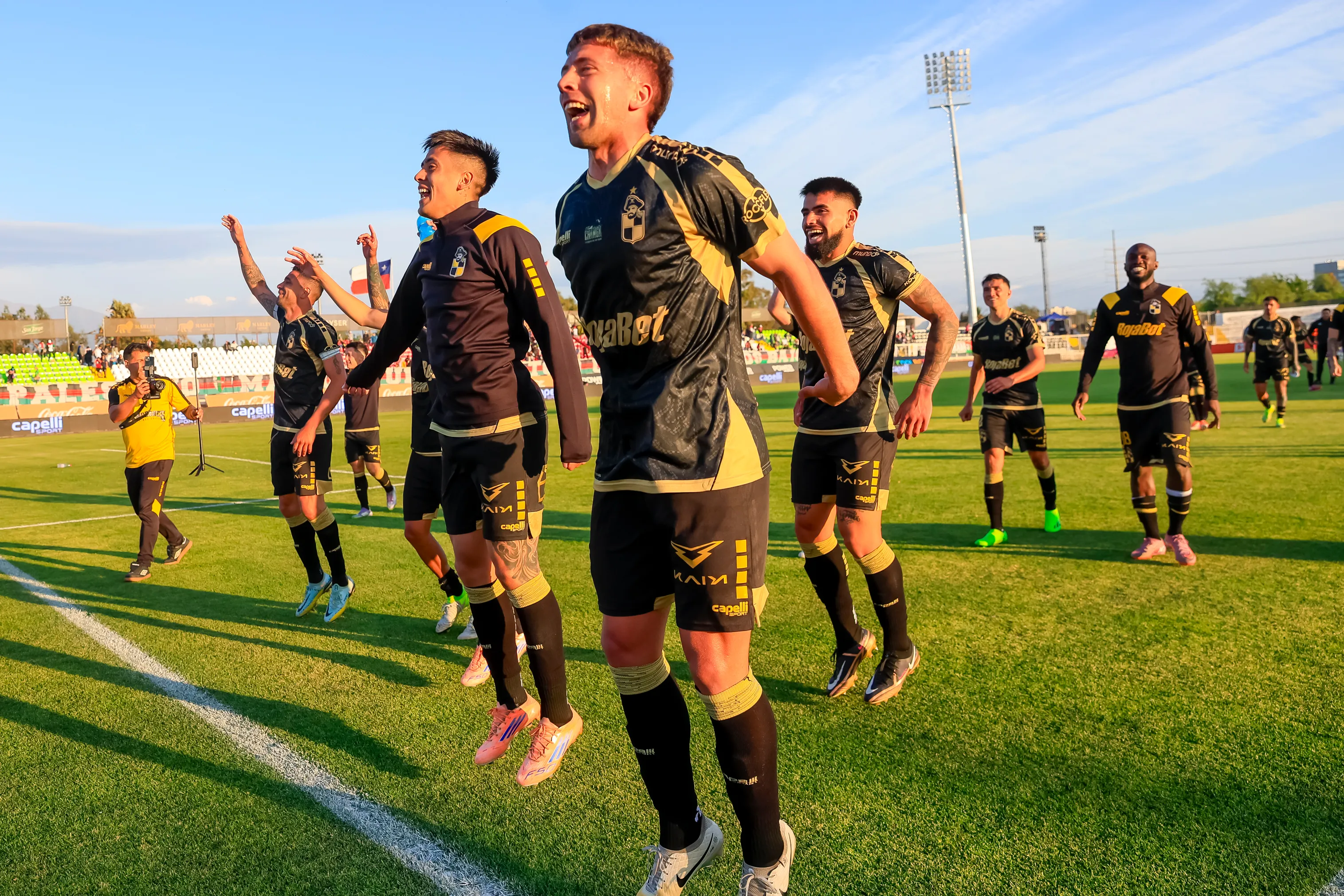 Tras el triunfo Pirata, aseguran que distintos clubes están interesados en el fichaje del jugador de 27 años.