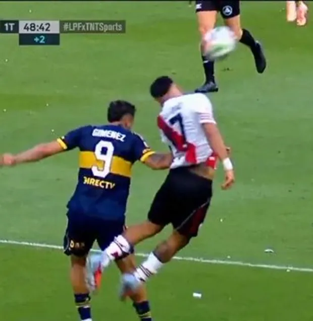 En River reclamaron está falta de Giménez sobre Paulo Díaz.