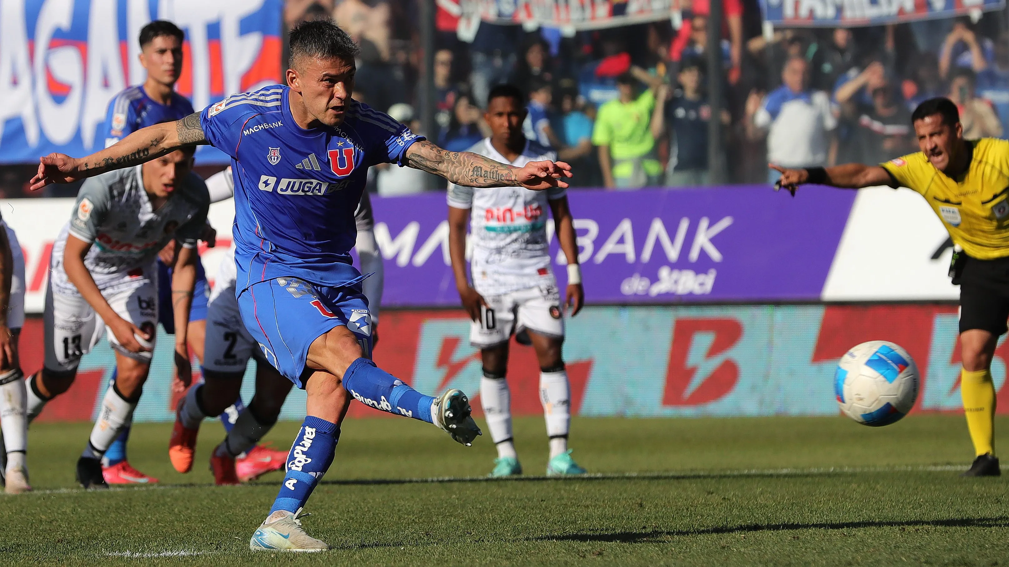 Aránguiz descontó para U. de Chile. Imagen: Photosport