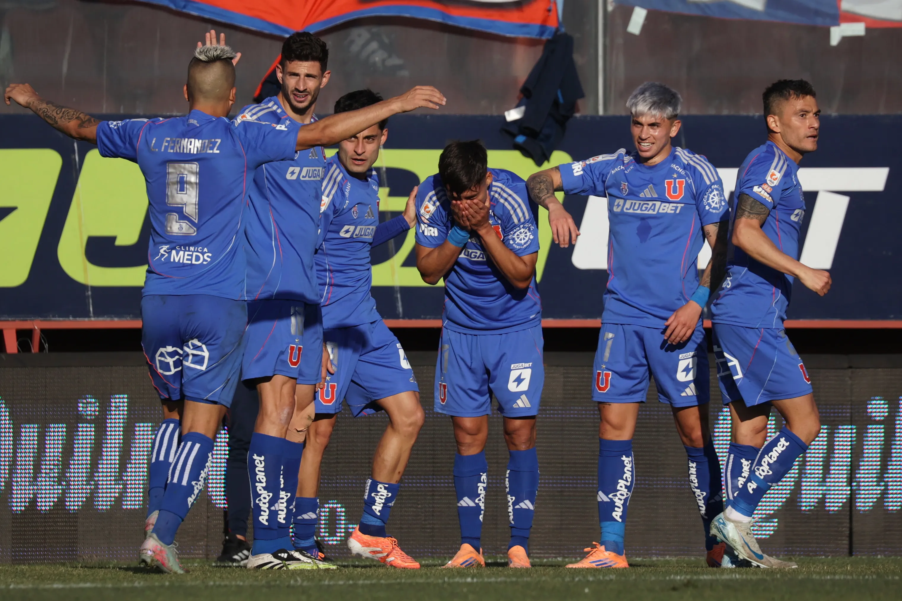Universidad de Chile está a dos puntos de ser el Chile 3 y a tres de ser el Chile 2 de la próxima Copa Libertadores 2025. | Foto: Photosport.