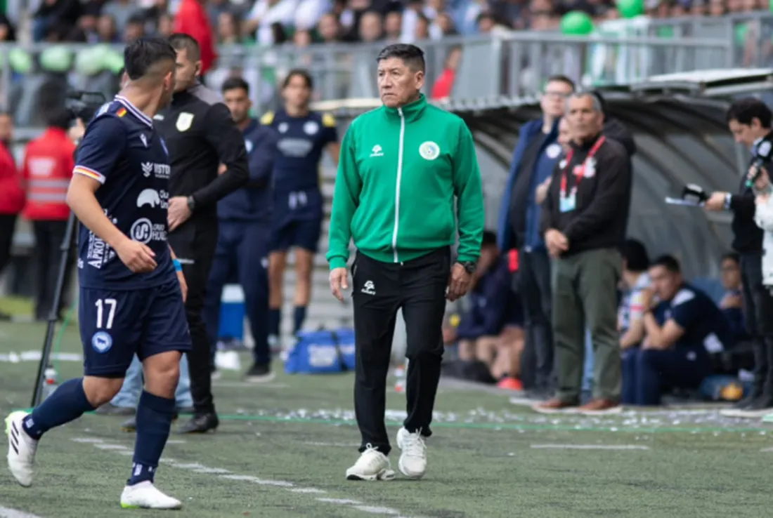 Jaime Vera en el partido ante Osorno que consagró campeón a Puerto Montt. (Foto: @DPMChile).