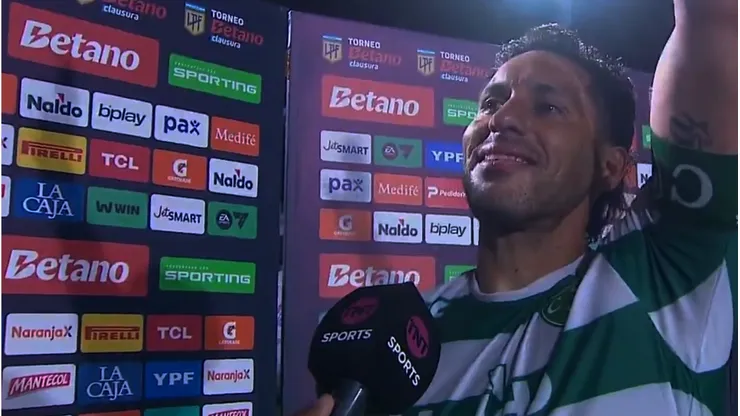 Este experimentado defensor central zurdo celebró mantenerse en la élite con su equipo.