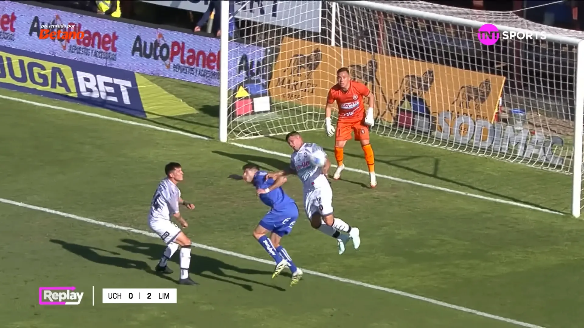 Por esta acción, cobraron penal a favor de Universidad de Chile. (Captura TNT Sports).