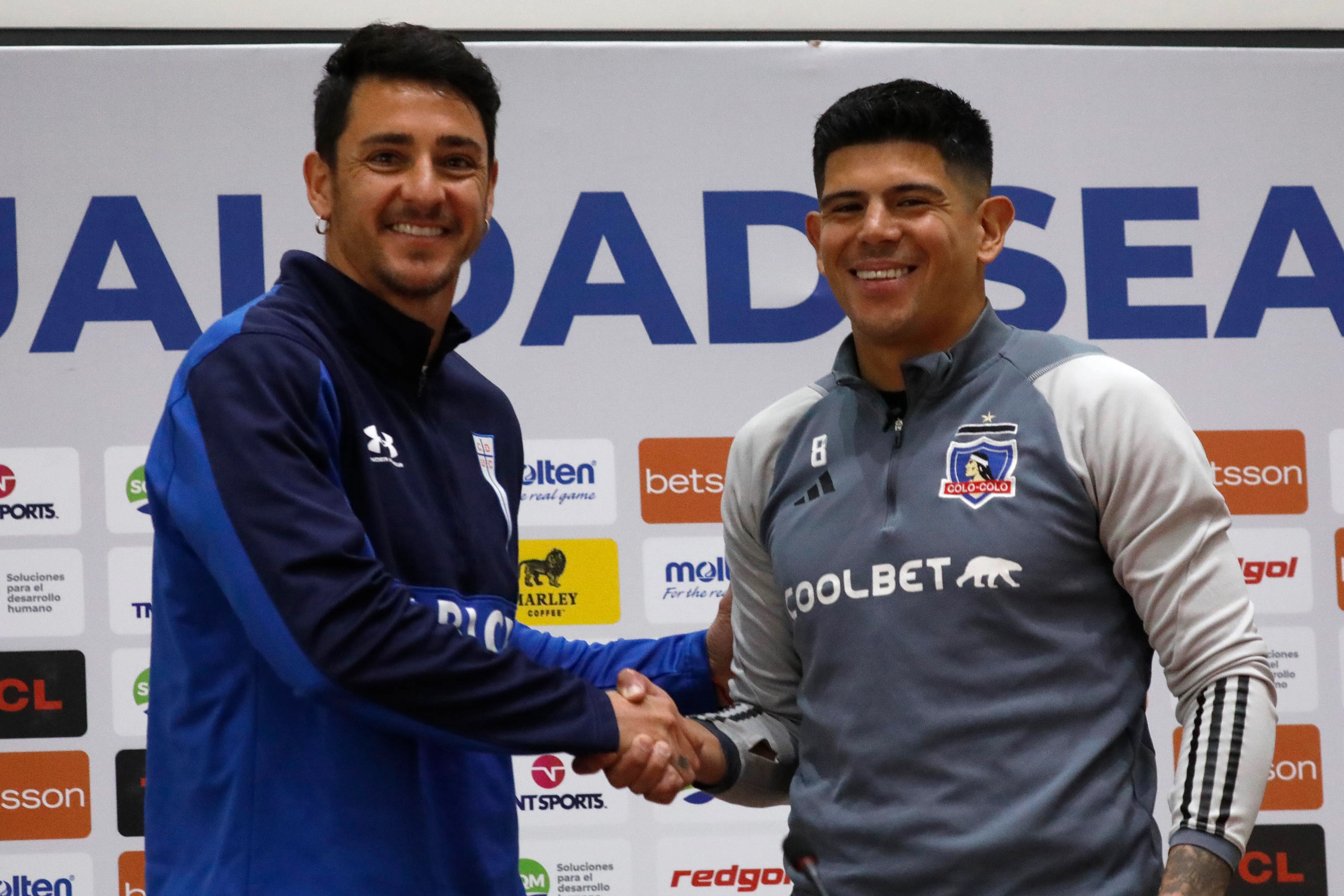 Esteban Pavez no tuvo problema en poner a Universidad Católica por sobre Colo Colo como la institución más grande. | Foto: Photosport.