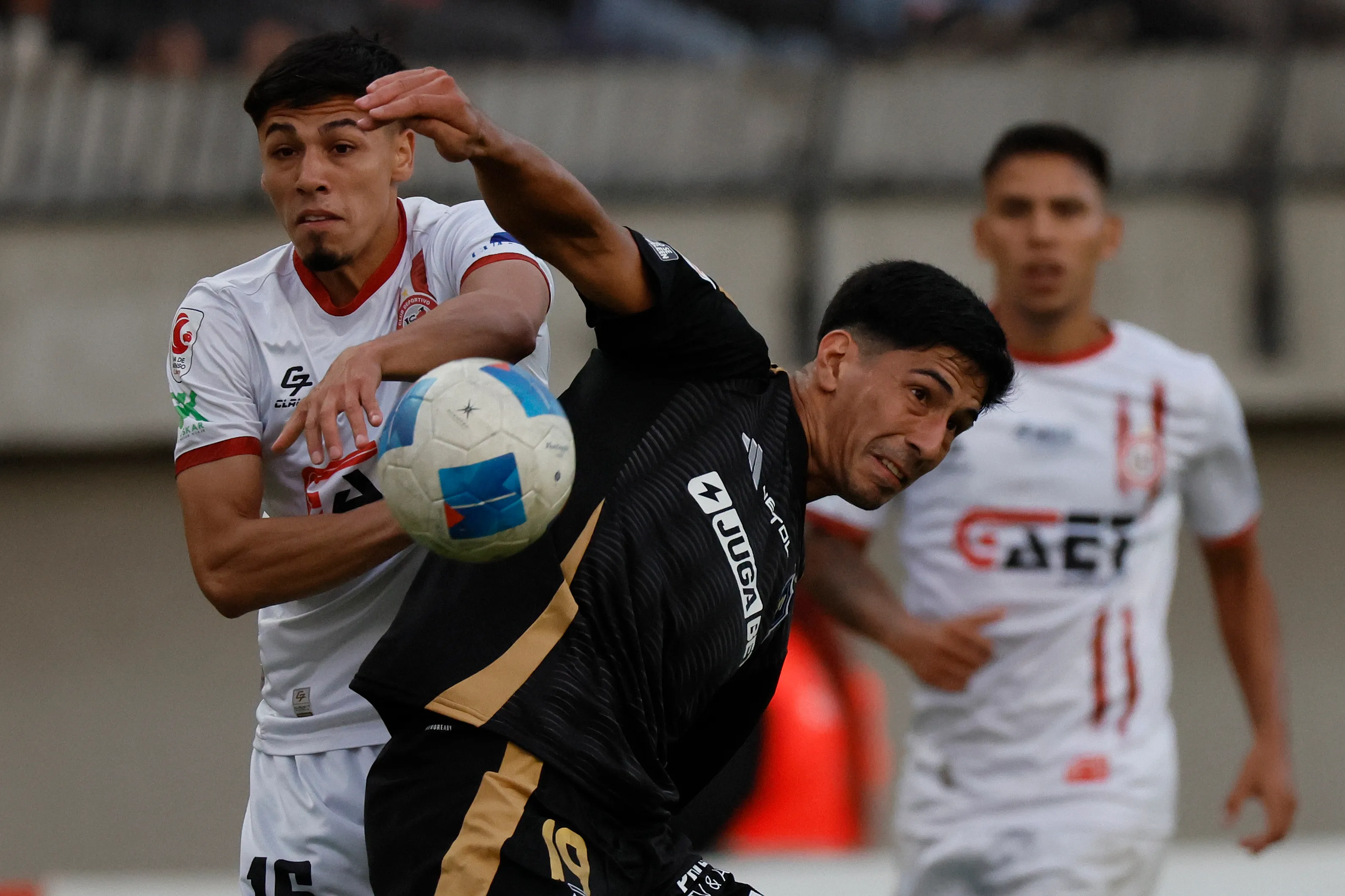 Pedro Navarro volvió a Colo Colo. Foto: Andres Pina/Photosport