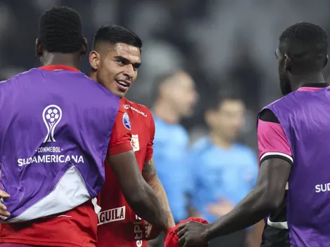 Peruano aborda su ausencia vs la Roja: "Soy goleador en un club histórico"