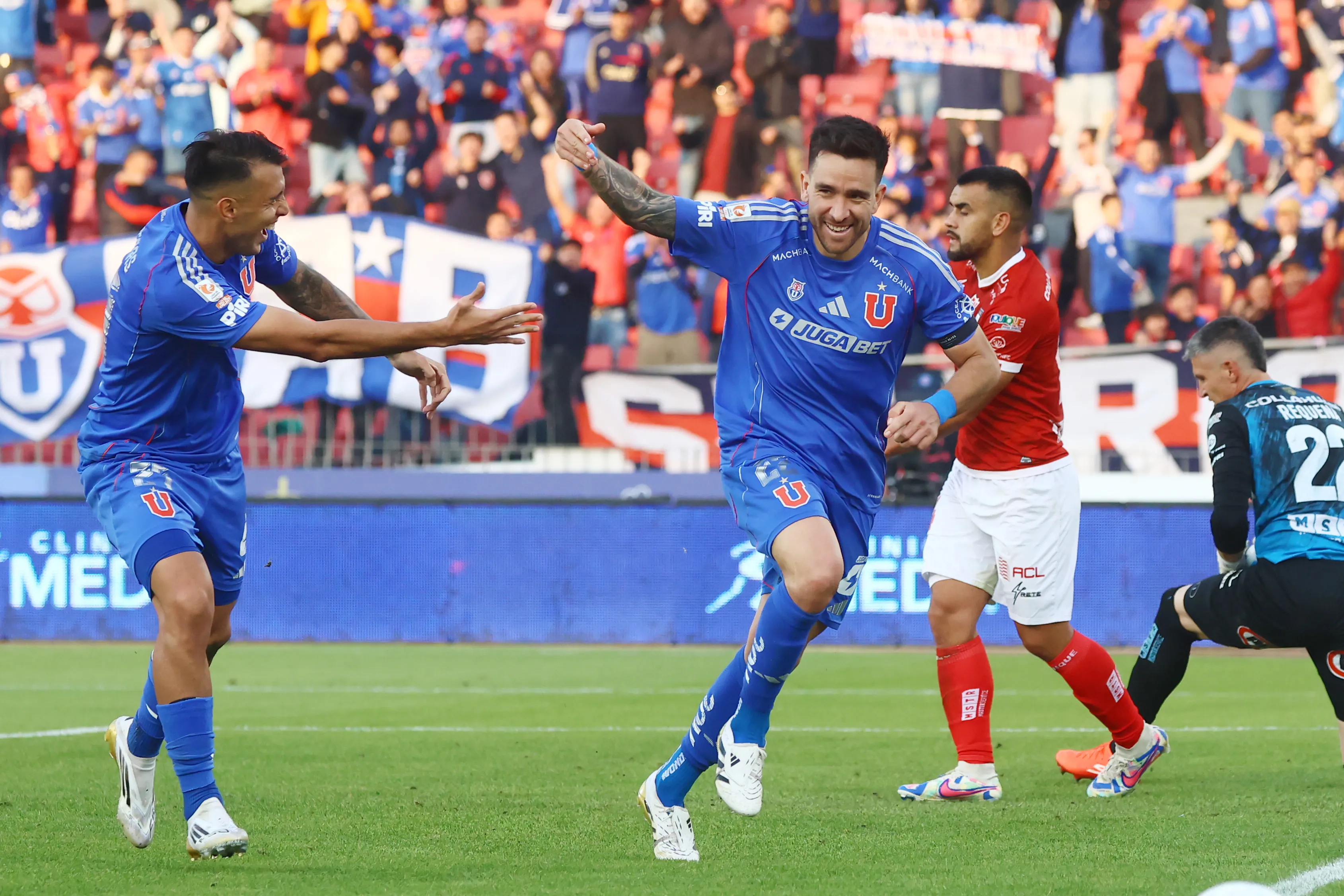 Matías Zaldivia pasó a ser querido en la U, pese a su pasado en Colo Colo. Foto: Jonnathan Oyarzun/Photosport