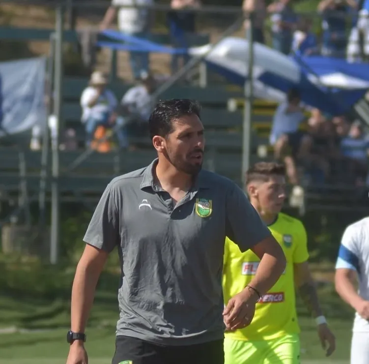 Fernando Gutiérrez como DT de Deportes Colina. (Captura Instagram).