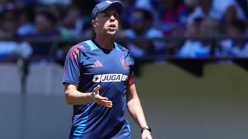 Gustavo Álvarez tiene contrato por todo 2026 con la U.