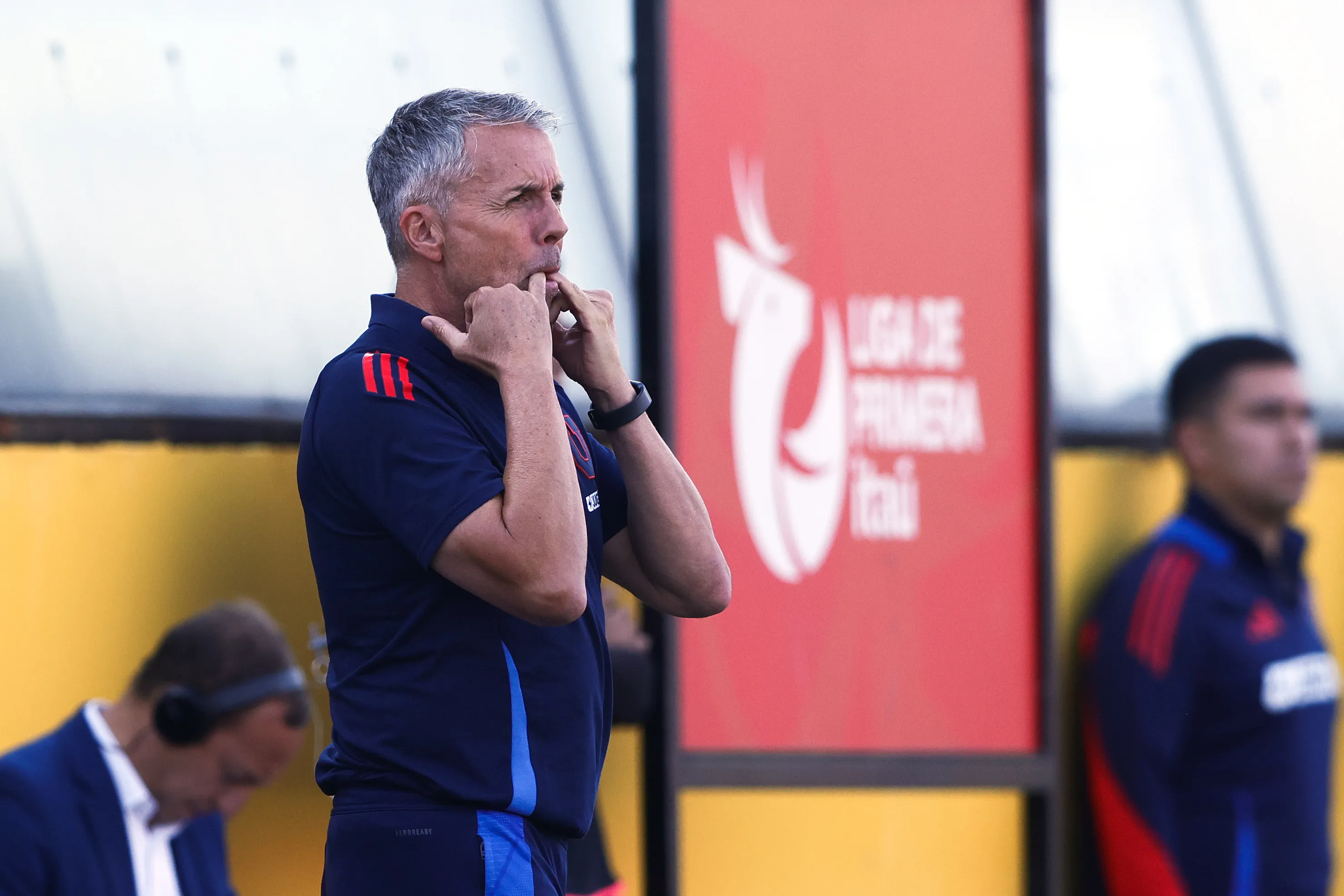 Gustavo Álvarez quiere que le aseguren un equipo más amplio para competir en más frentes con la U. Foto: Felipe Zanca/Photosport