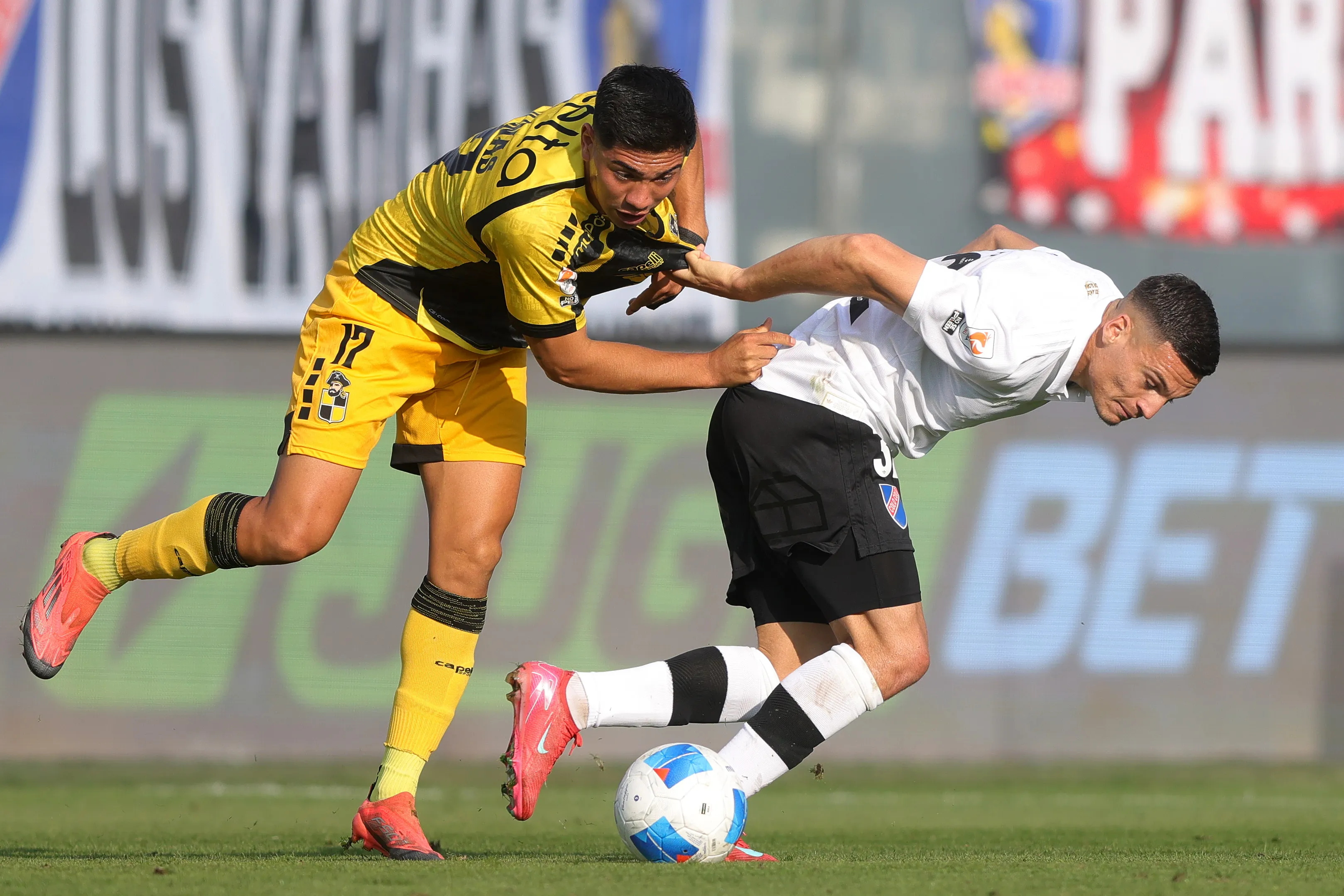 Francisco Salinas aclaró si cambiaría a Coquimbo Unido por Colo Colo u otro club. Foto: Photosport.