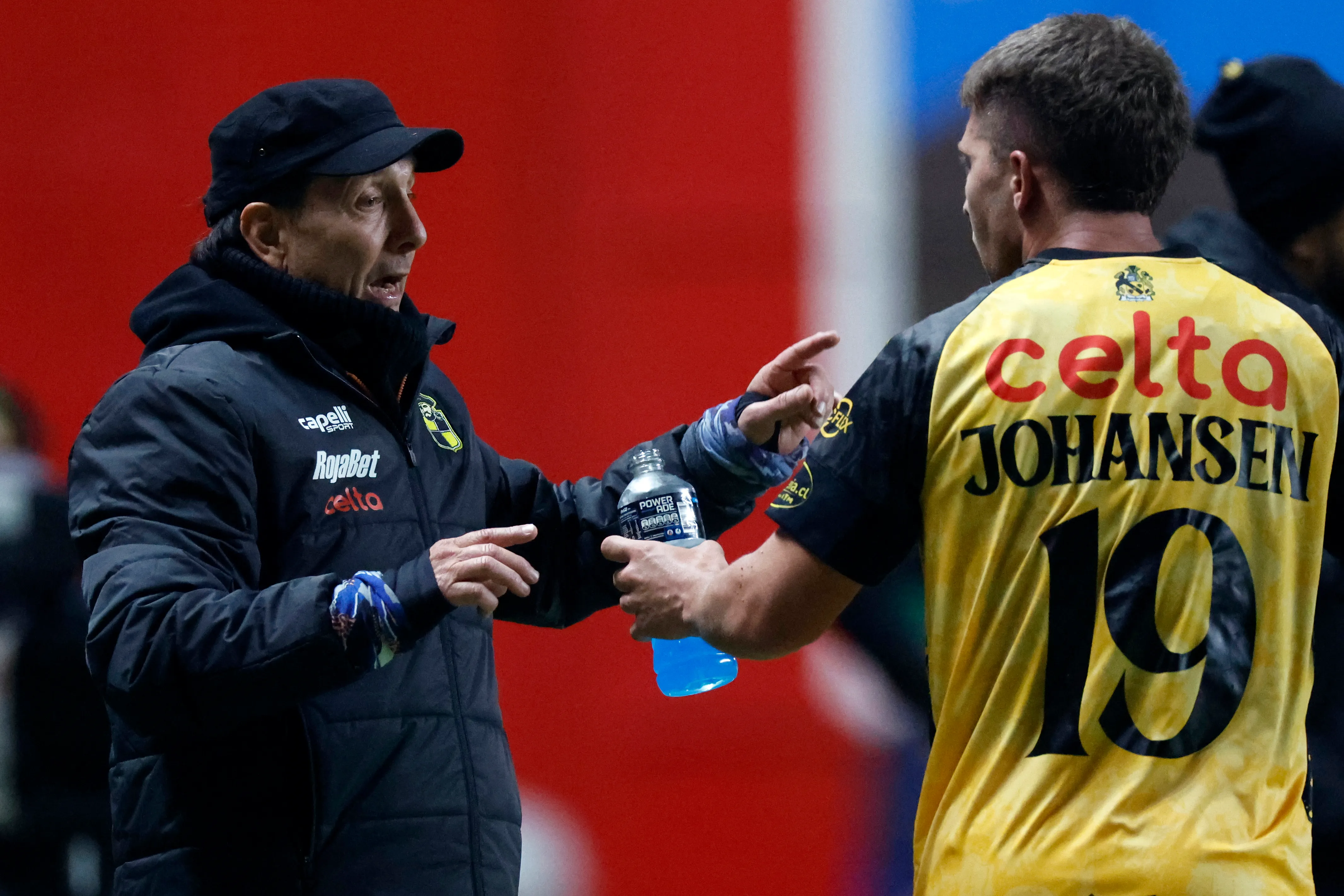 Jugadores de Coquimbo Unido le dedicaron el título a Fernando Díaz. Foto: Photosport.