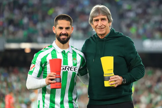 Manuel Pellegrini e Isco Alarcón, una dupla que también deslumbró en Málaga. (Fran Santiago/Getty Images).