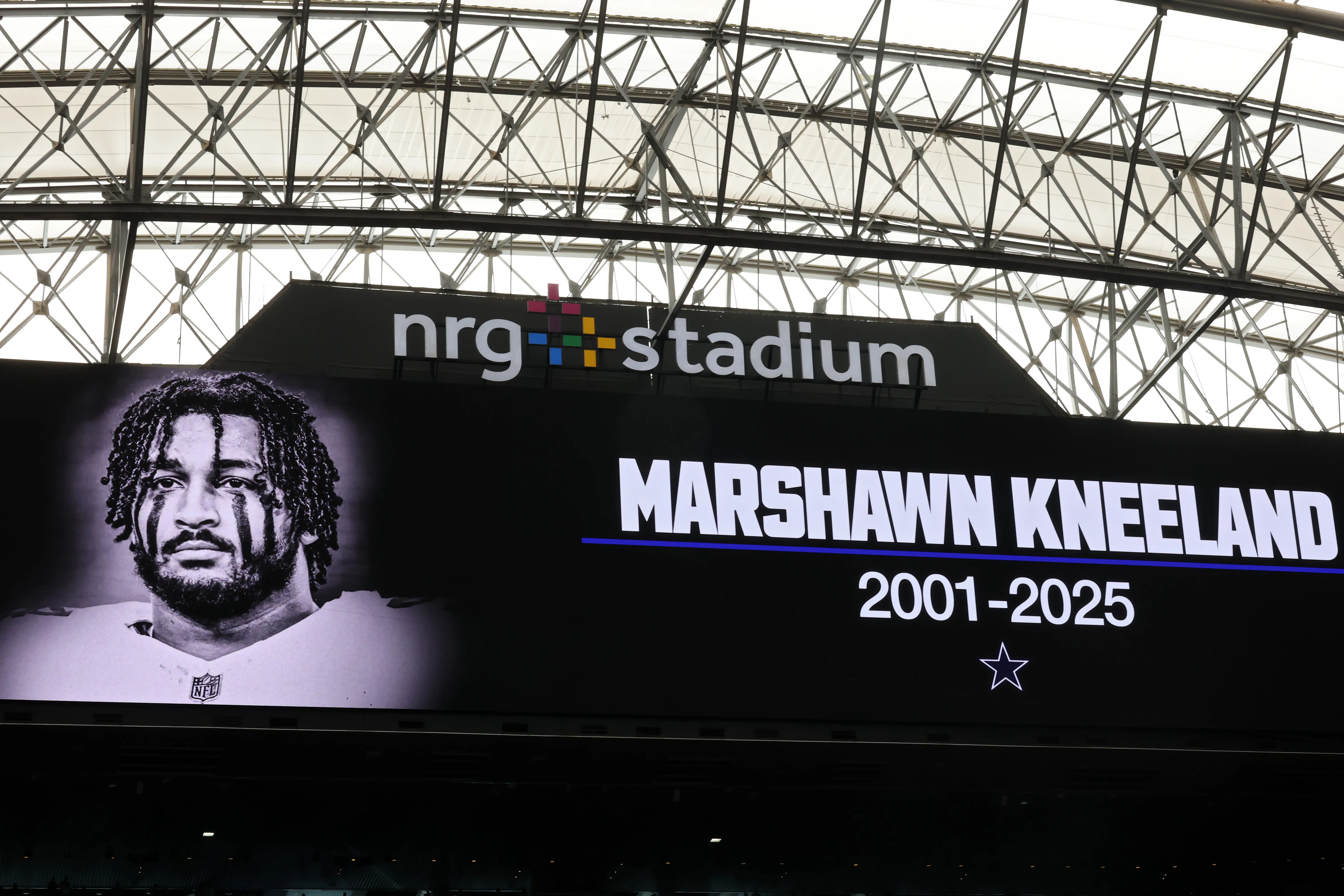 Durante el duelo entreHouston Texans y Jacksonville Jaguars recordaron al jugador. (Photo by Tim Warner/Getty Images)