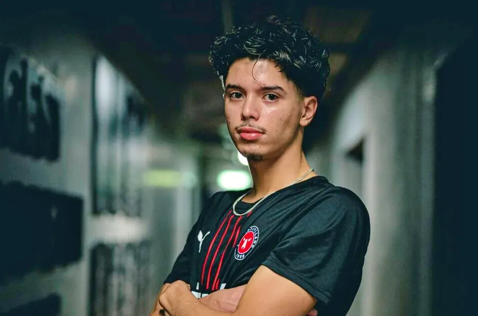 Nathaniel Perez Torres aseguró que todavía está meditando por cuál país jugar. ¿Vendrá a la selección chilena? | Foto: Midtjylland.