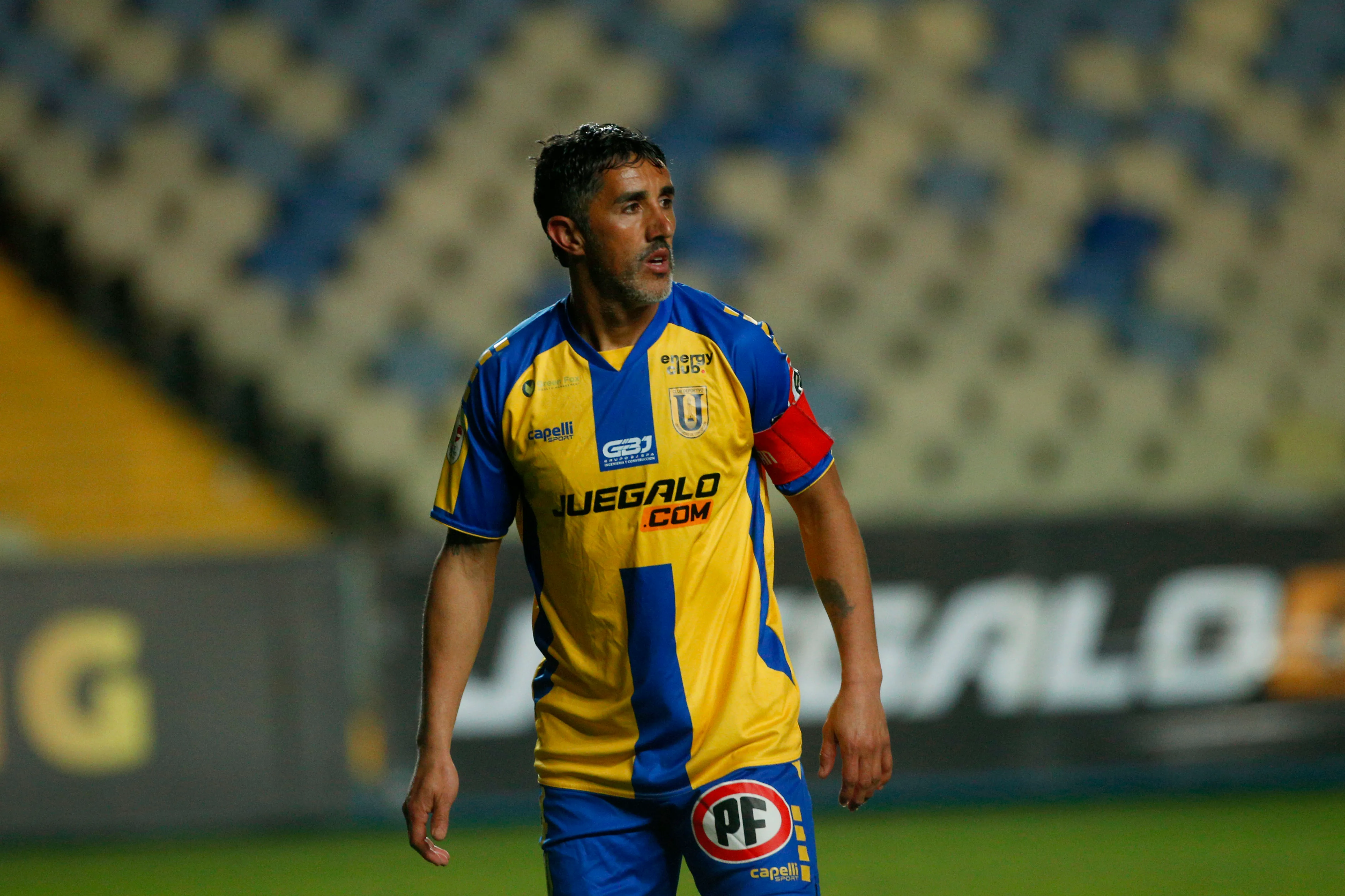 Osvaldo González despertó el interés de los lilas/Photosport