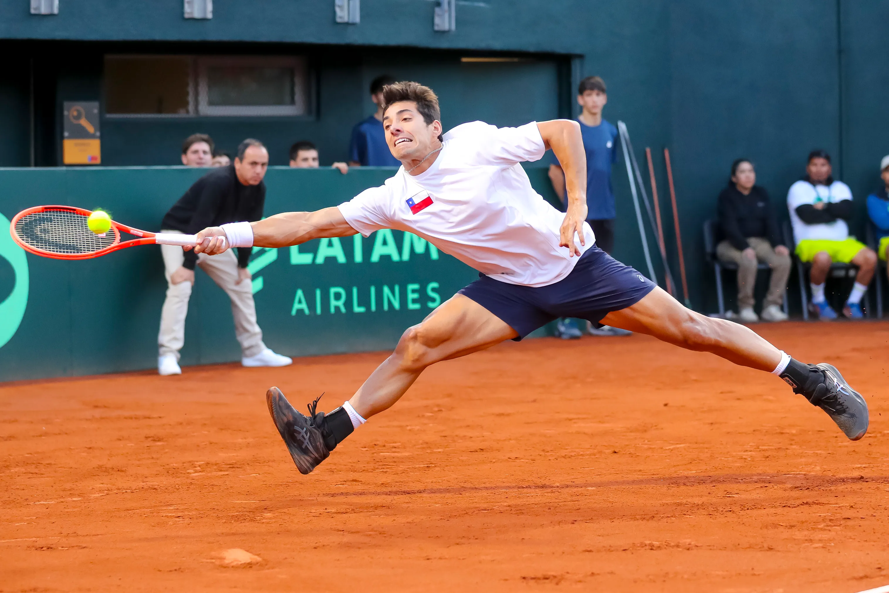 Cristian Garin se metió en semifinales en Montevideo. Foto: Pepe Alvujar/Photosport