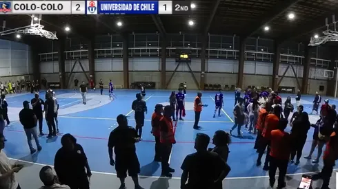 El partido entre Colo Colo y la U no se pudo terminar, pero se jugará en otra fecha.