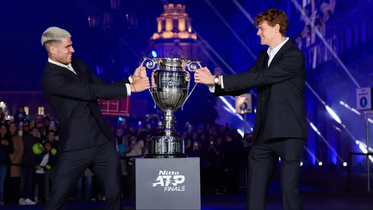 Carlos Alcaraz y Jannik Sinner se miden en la final del ATP Finals.