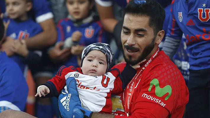 Johnny y Bruno en 2017, en el festejo del último título nacional de U. de Chile. Imagen: Archivo
