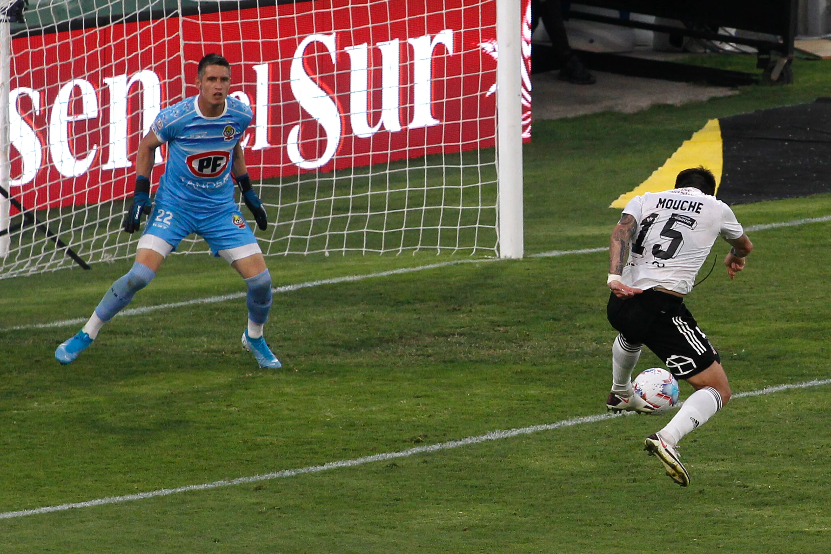 La otra chance que despilfarró Mouche en el Monumental ante Cobresal. (Jonnathan Oyarzun/Photosport).