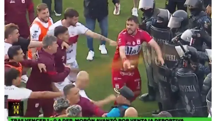 Polémica desató el partido entre Madryn y Morón en Argentina.