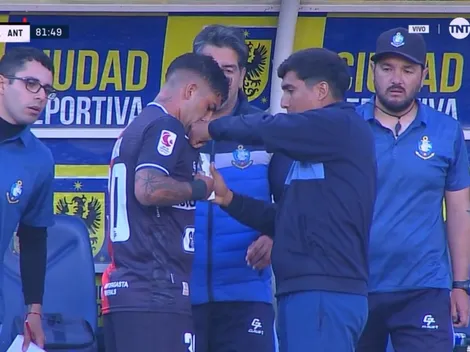 Lo mejor de la Liguilla: pegan con corchetes una camiseta en pleno partido