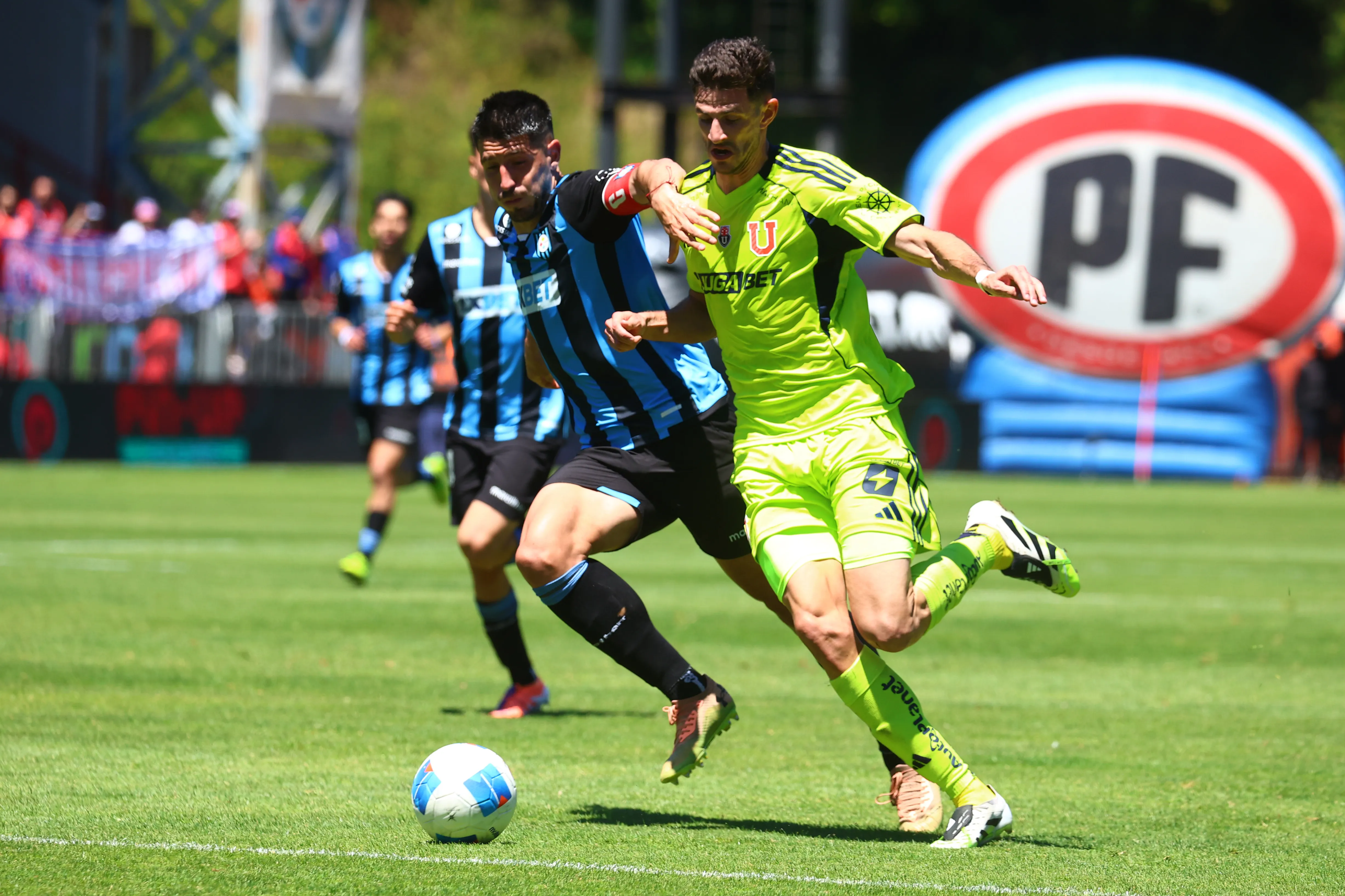 Comisión aprueba la prohibición de la multipropiedad en los equipos del fútbol profesional chileno y ojo: las universidades no necesitarán ser controladas por sociedades anónimas.