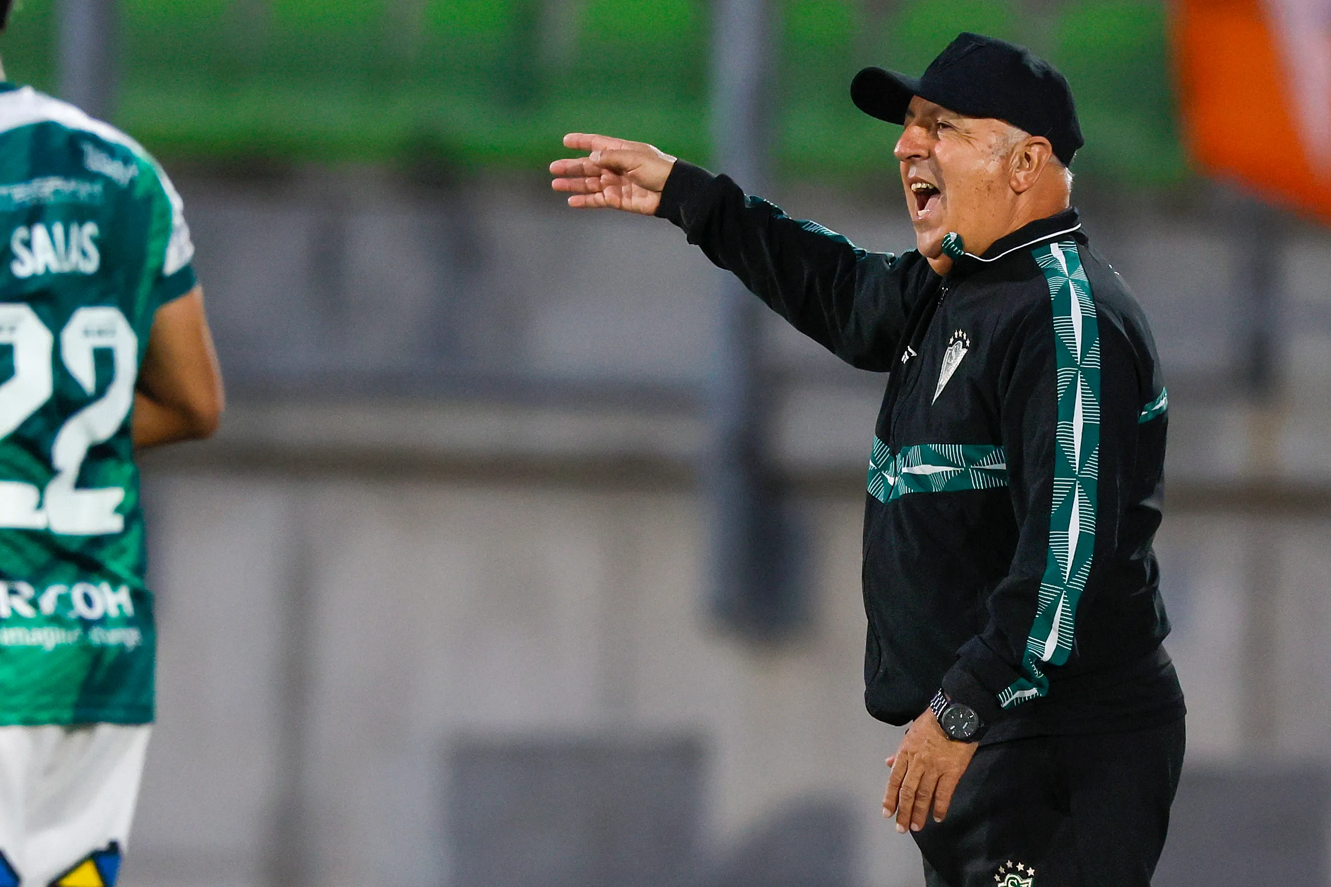 Domingo Sorace le ha dado muchos minutos a Ethan Espinoza desde que es el DT de Wanderers. (Andres Pina/Photosport).