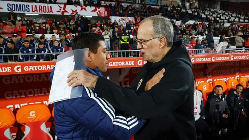 Marcelo Bielsa fue recibido con mucho cariño en Chile en su visita con Uruguay.