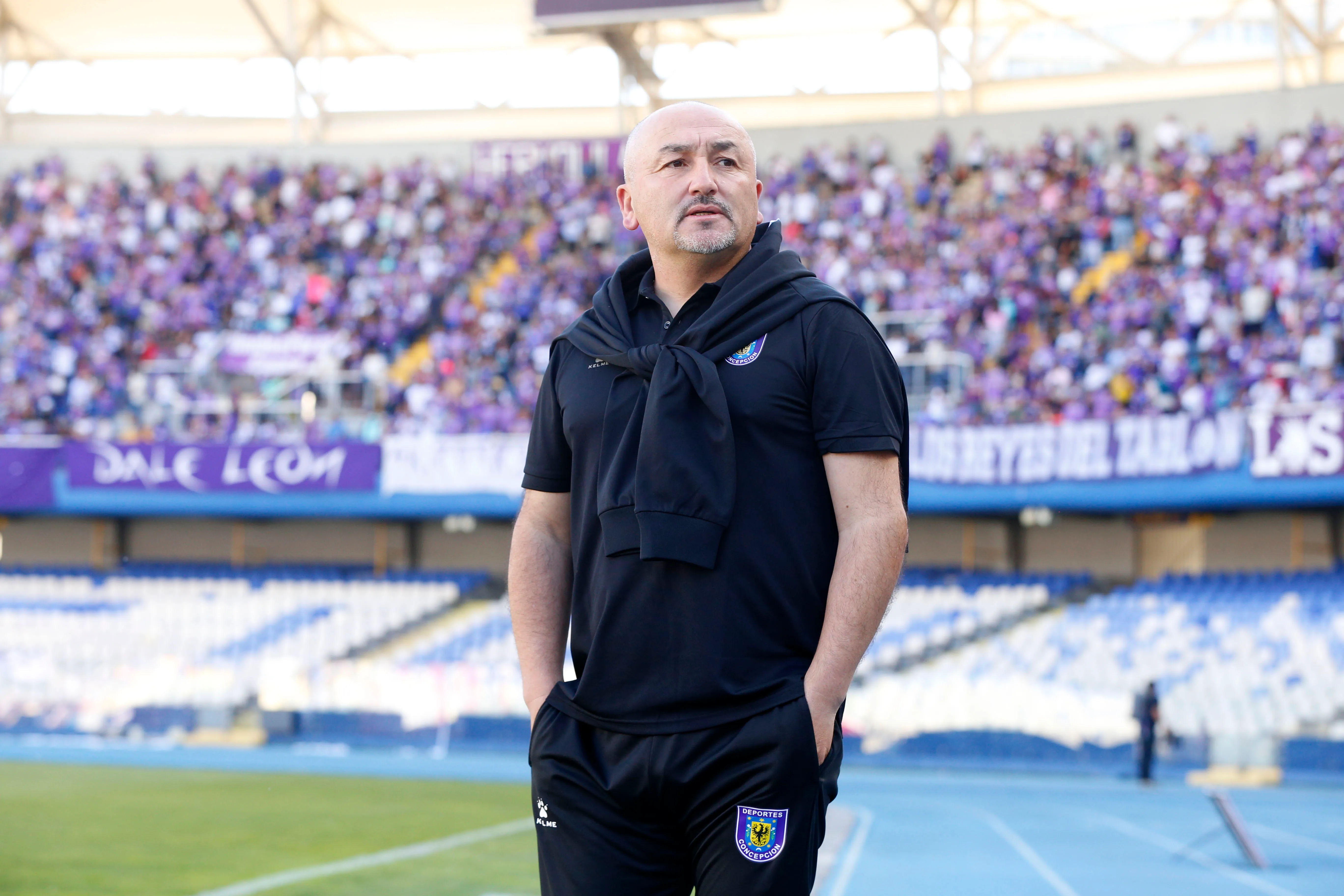 Patricio Almendra en el estadio Ester Roa Rebolledo de Concepción. (Marco Vazquez/Photosport).